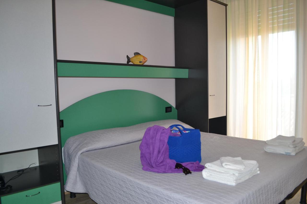 Hotel Tre Stelle Rimini Exterior foto