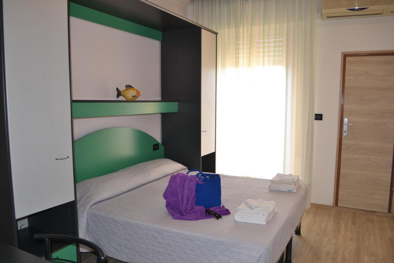 Hotel Tre Stelle Rimini Exterior foto