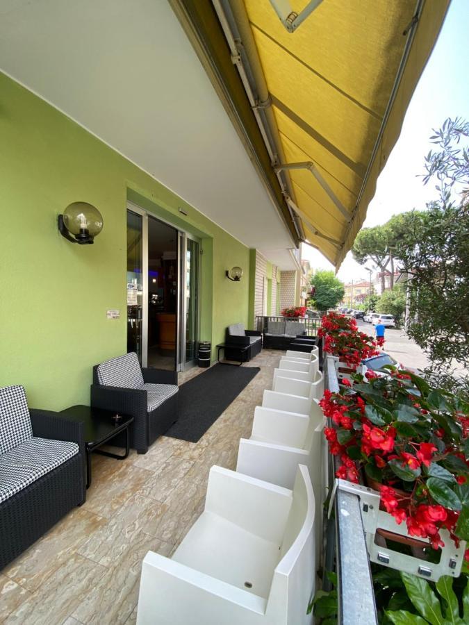 Hotel Tre Stelle Rimini Exterior foto